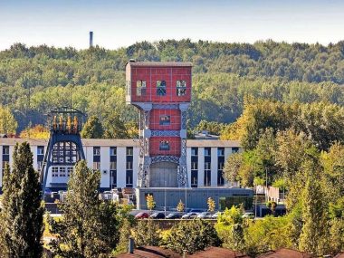Zamknięte Dwie Wieże KWK Polska w Świętochłowicach Świętochłowice Dwie Wieże