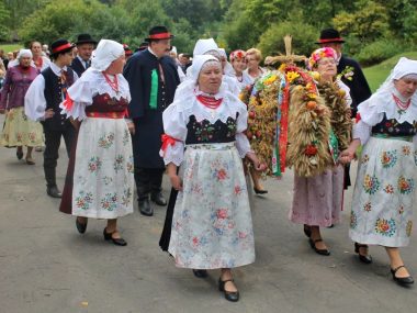 „O zbożach, chlebie i ziołach”. Dożynki w skansenie O zbożach chlebie i ziołach czyli dożynki w chorzowskim skansenie