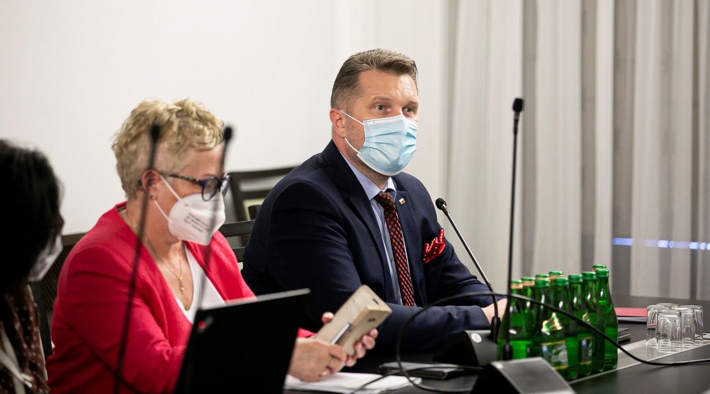 Grzeczny minister Przemysław Czarnek podczas posiedzenia Parlamentarnego Zespołu ds. Osób z Niepełnosprawnościami