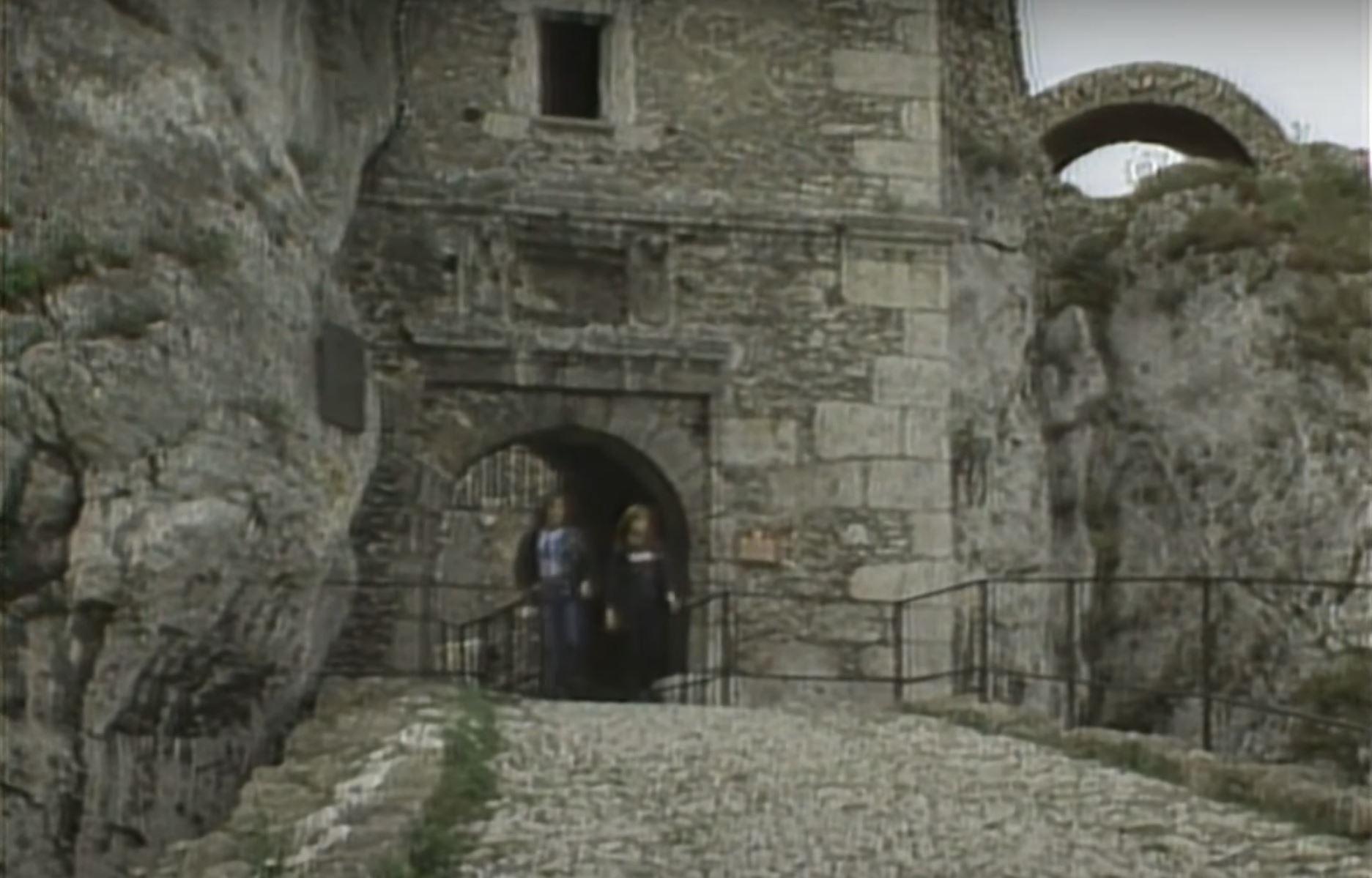 Muzycy Iron Maiden na zamku Ogrodzieniec