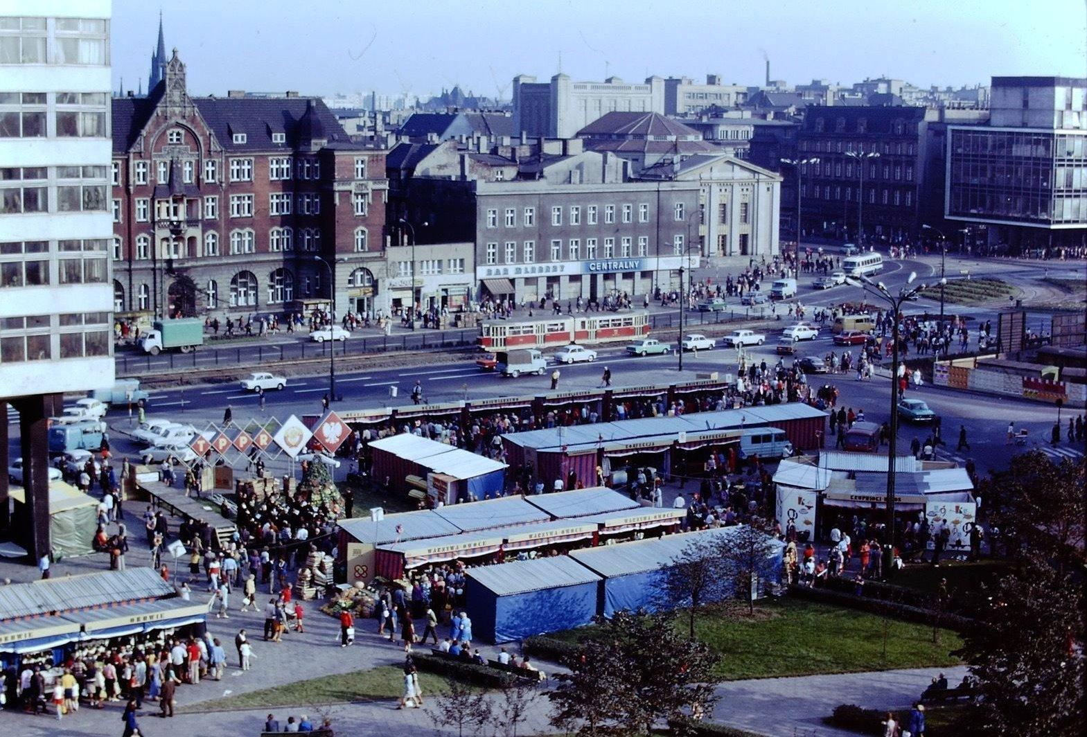 Katowice w roku 1974, Al. Korfantego, dawna ul. Armii Czerwonej