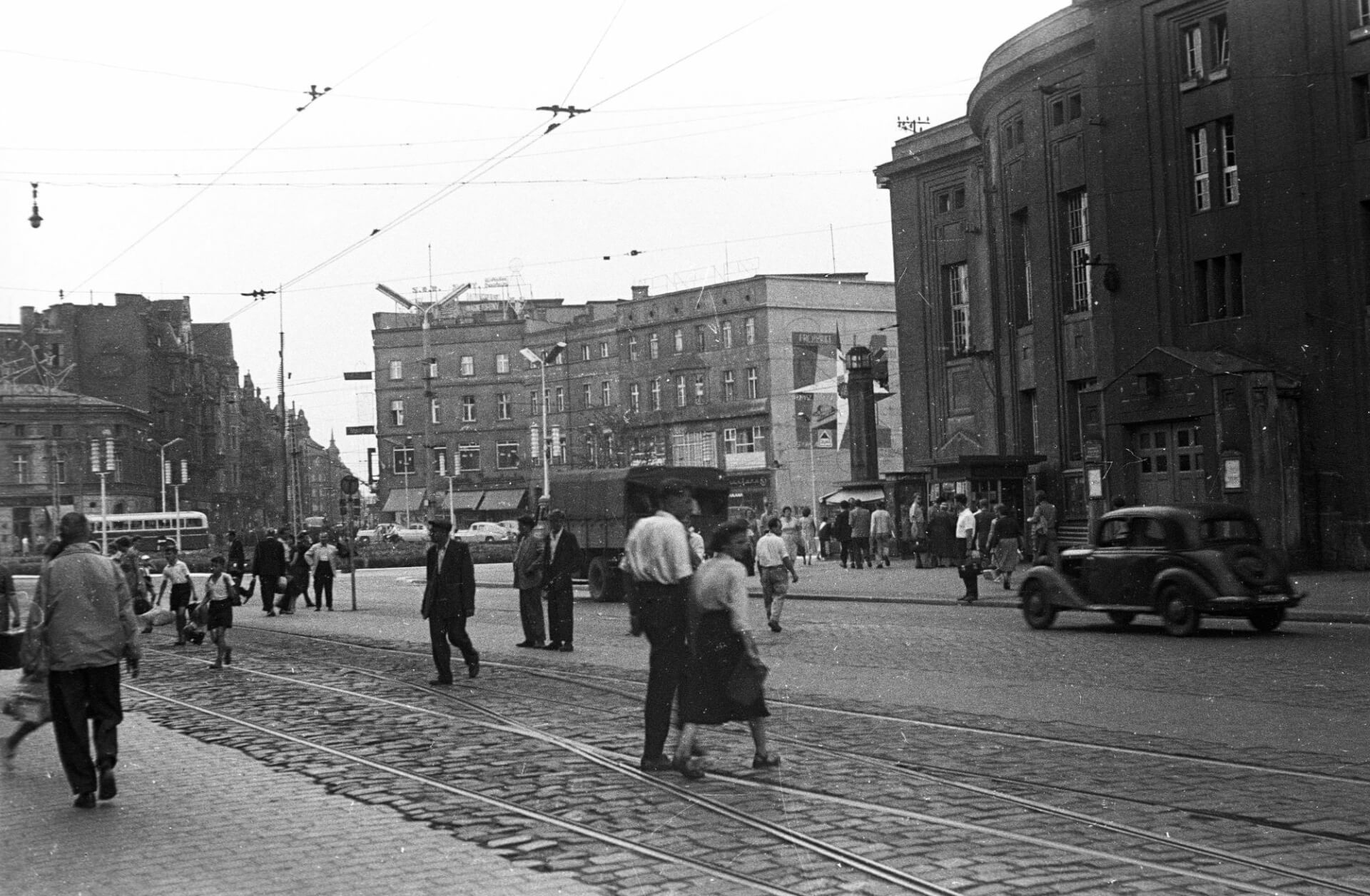 Katowice lata60 archiwalne rynek 08 fortepan