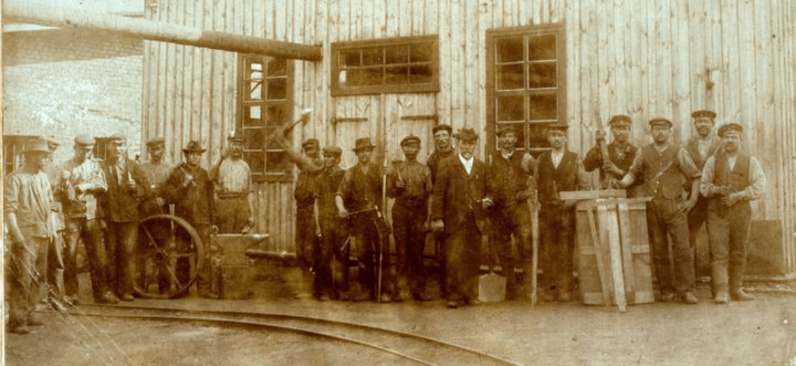 Personel techniczny kopalni srebra, ołowiu i cynku "Fryderyk" i jej centralna płuczka z roku 1899