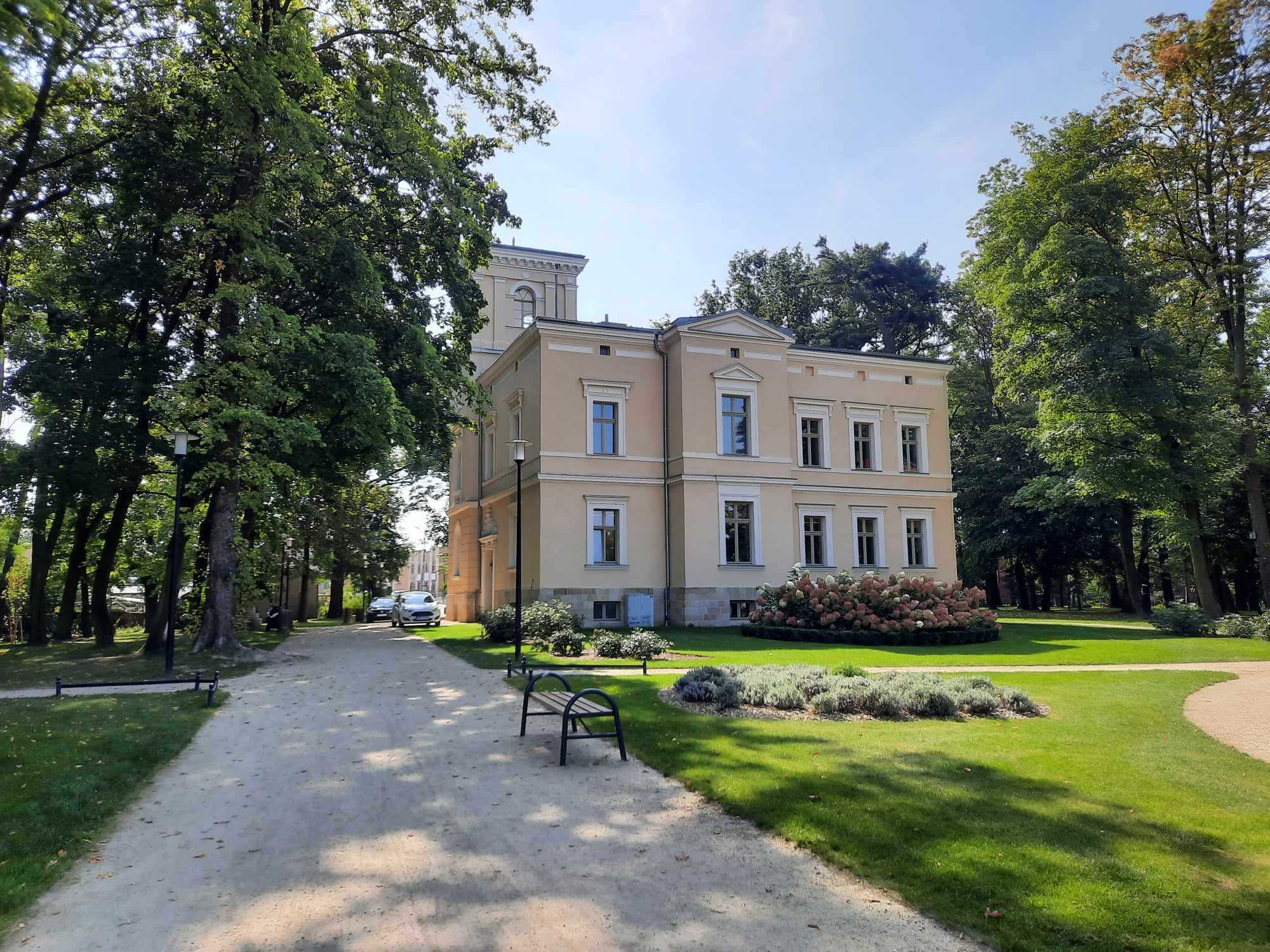 Palac leszczyny 09