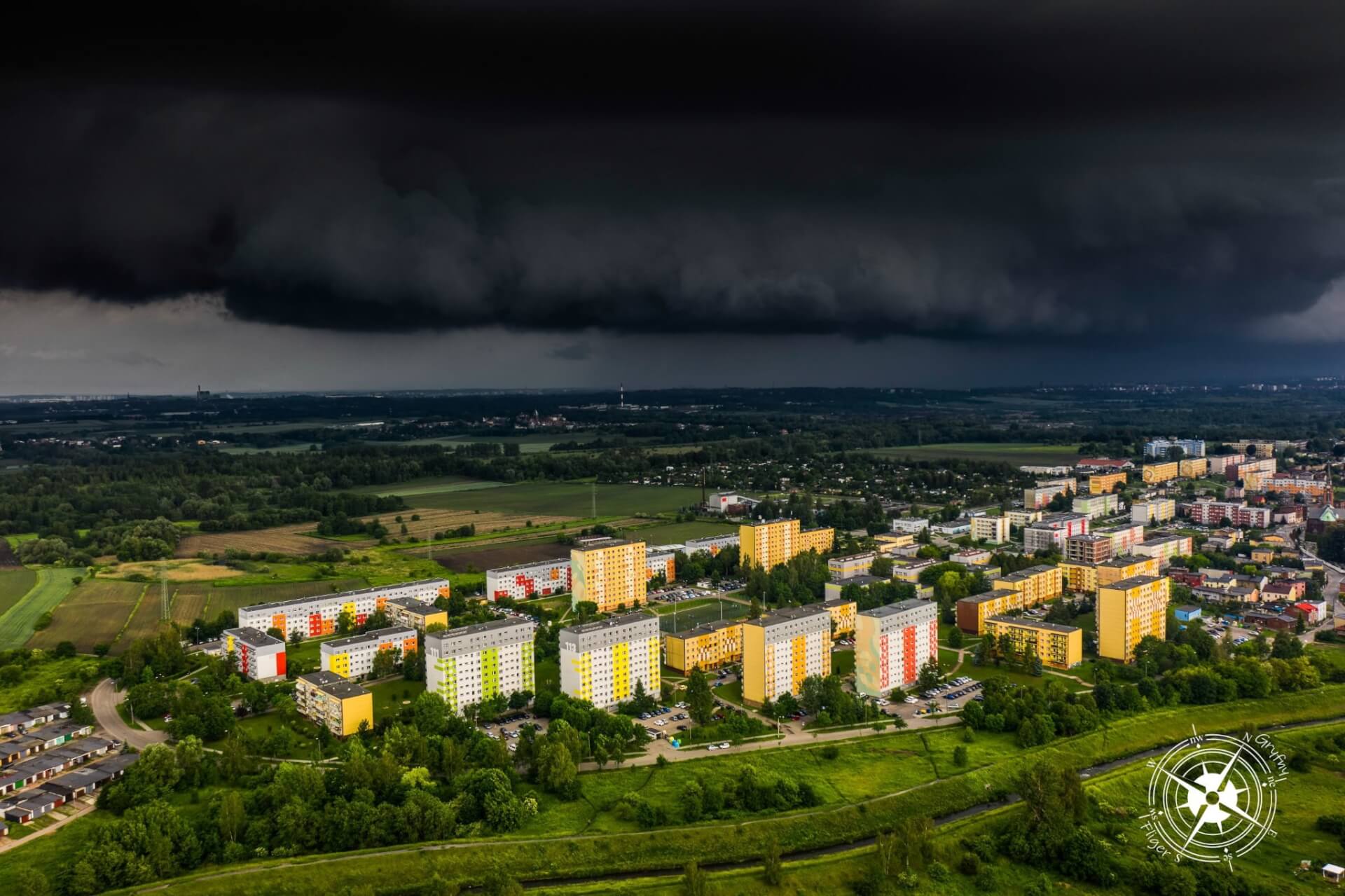 Potężna ulewa nad Piekarami