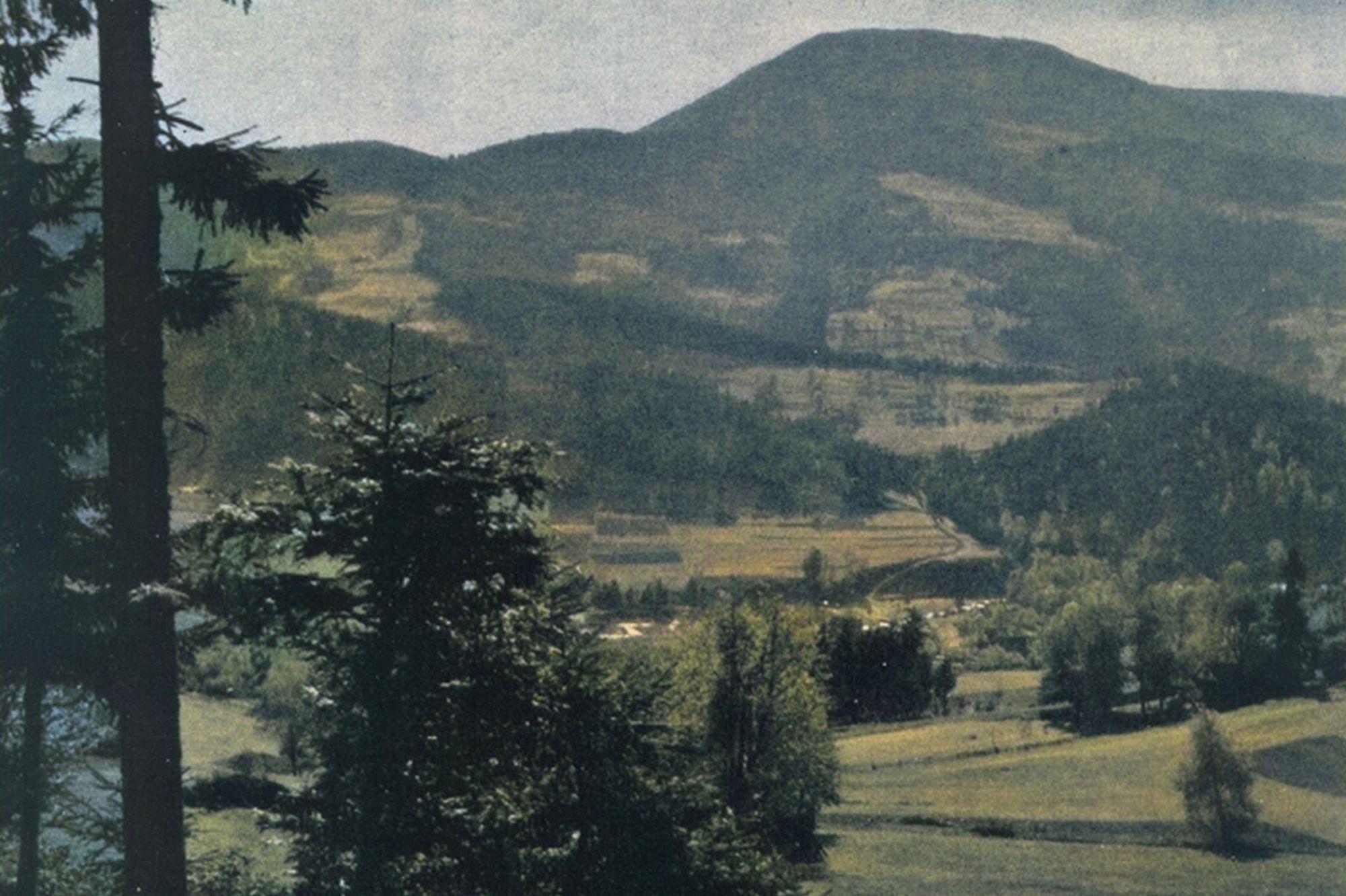 Trzecia retro wycieczka w Beskidy. Cel: Skrzyczne, najwyższa góra w polskiej częsci Beskidu Śląskiego