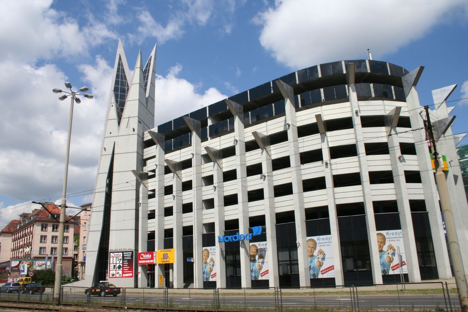 Wielopoziomowy parking we Wrocławiu. Proj. Stefan Muller.