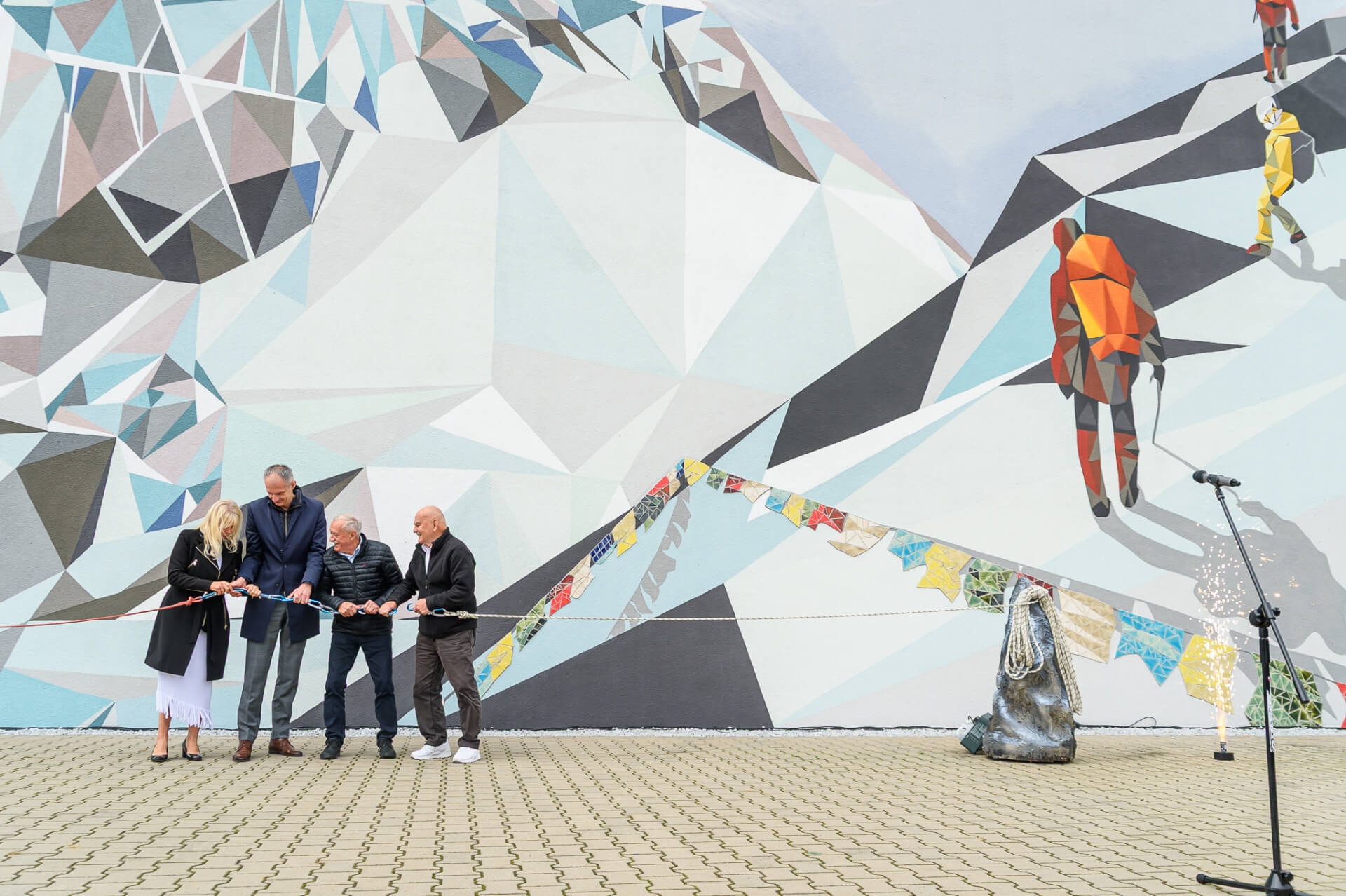 Otwarcie muralu himalaistów polskich