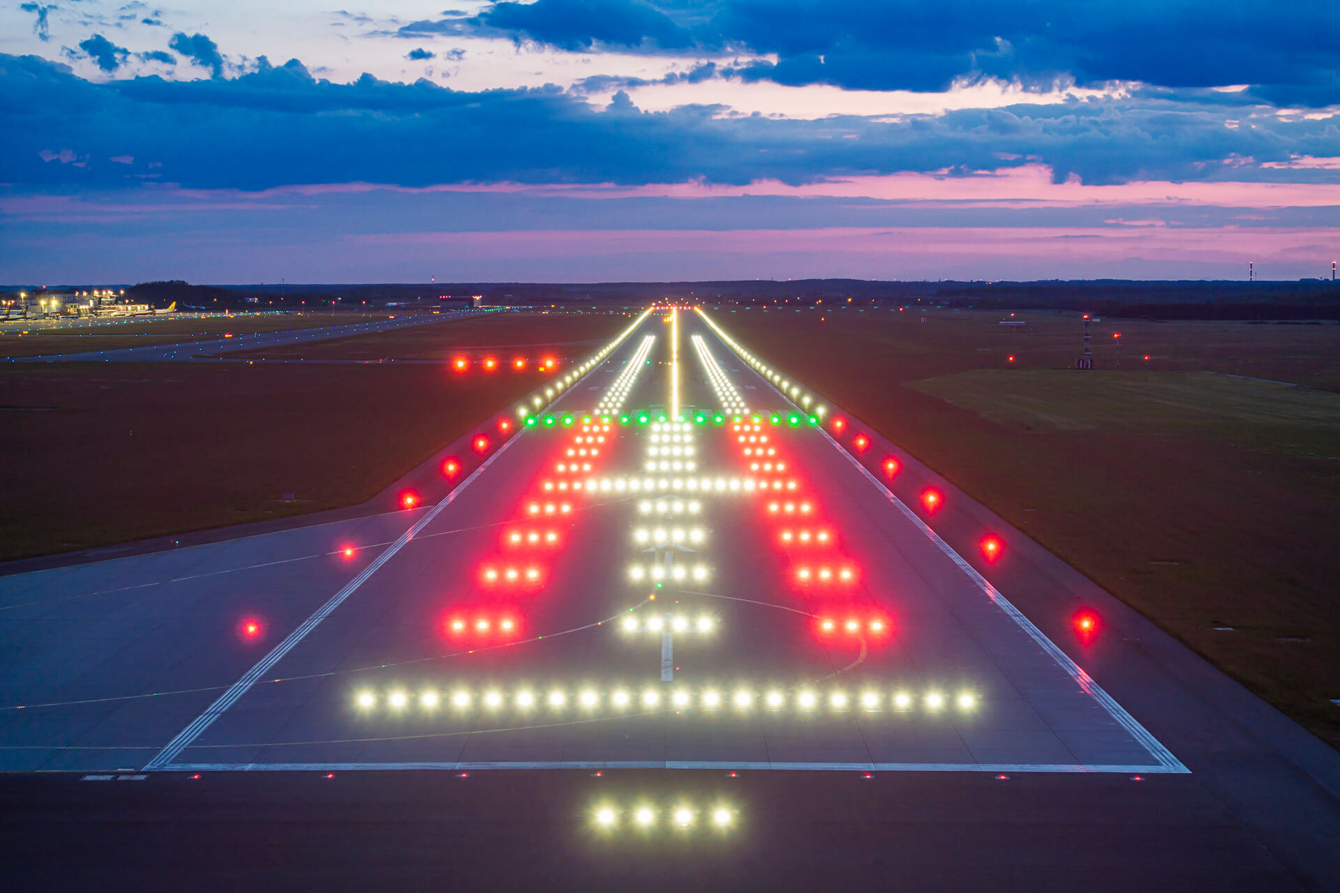 28 maja 2025 mija 10 lat od oddania do użytku nowej drogi startowej Katowice Airport
