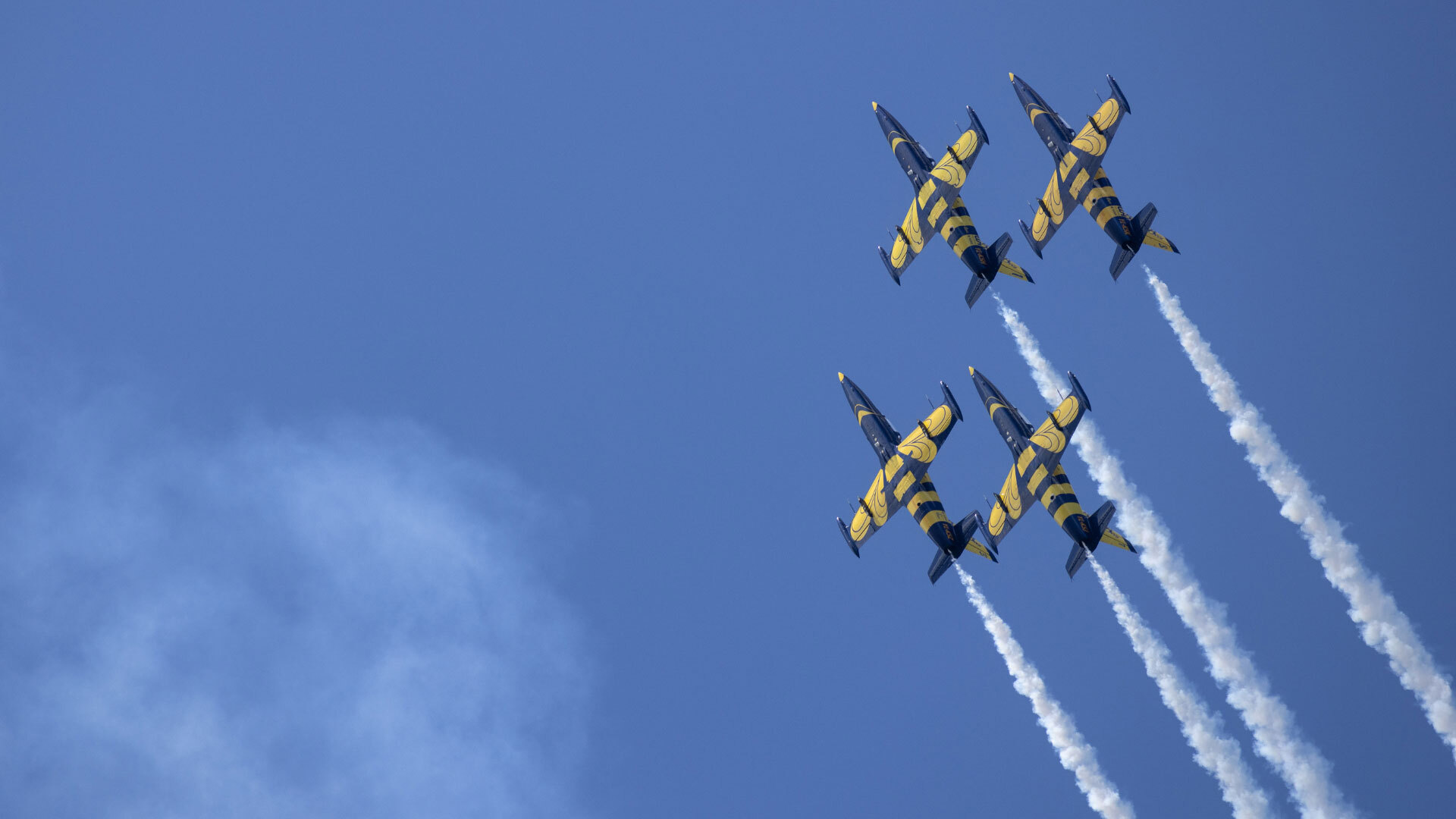 AIR SHOW