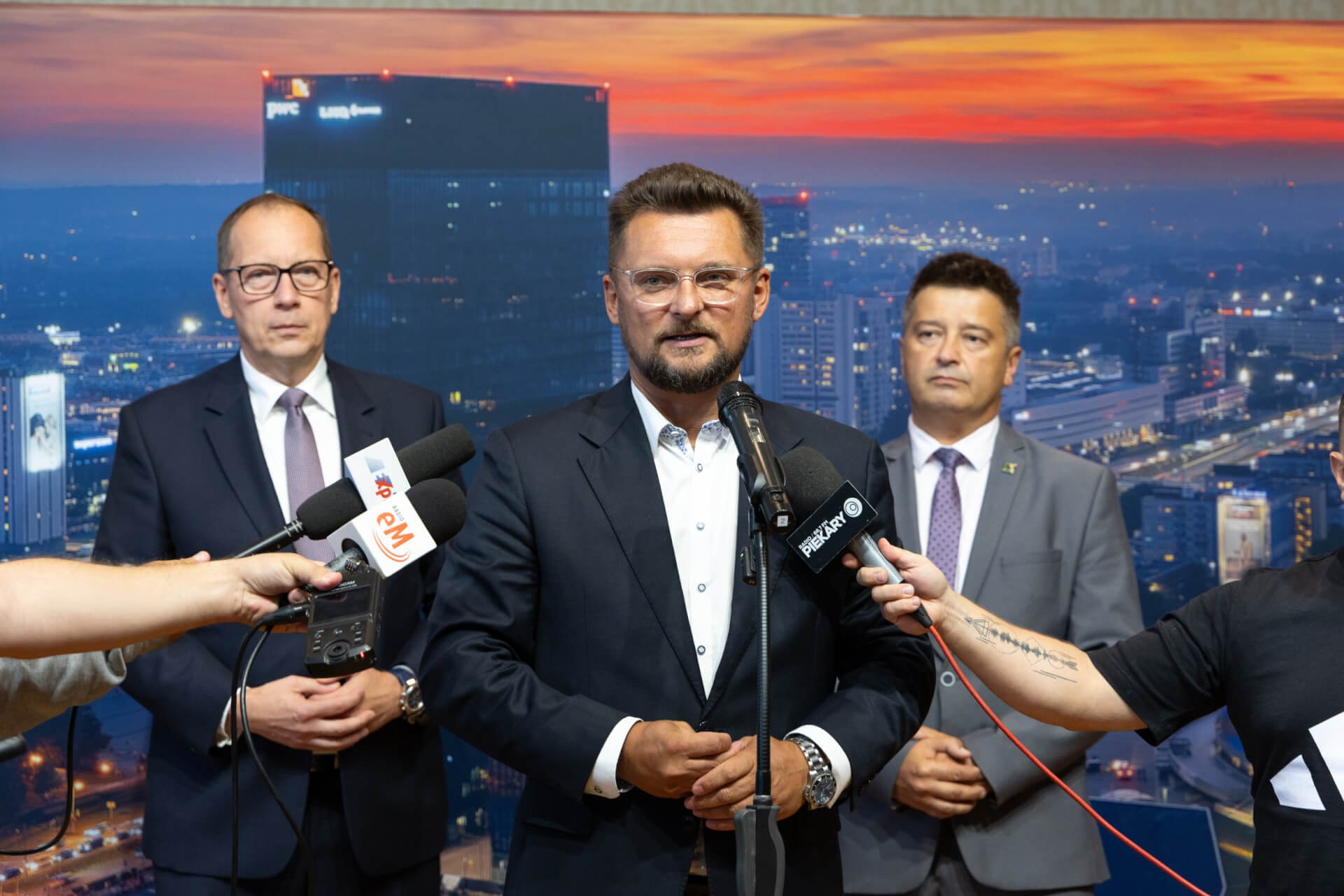 Akt notarialny dotyczący bezpłatnego przekazania przez SRK działek podpisano 9 września ub r w willi Goldsteinów fot S Rybok