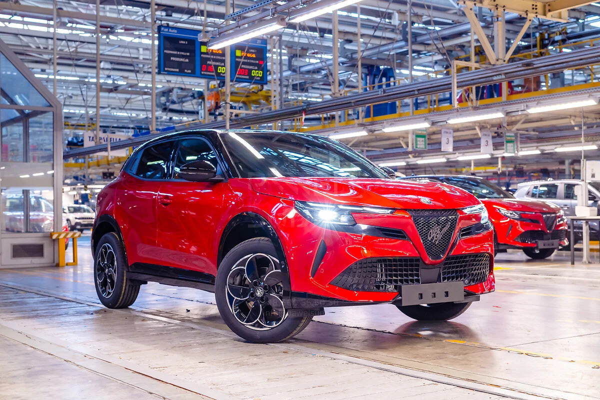 Alfa Romeo Junior Ibrida Q4 Tychy