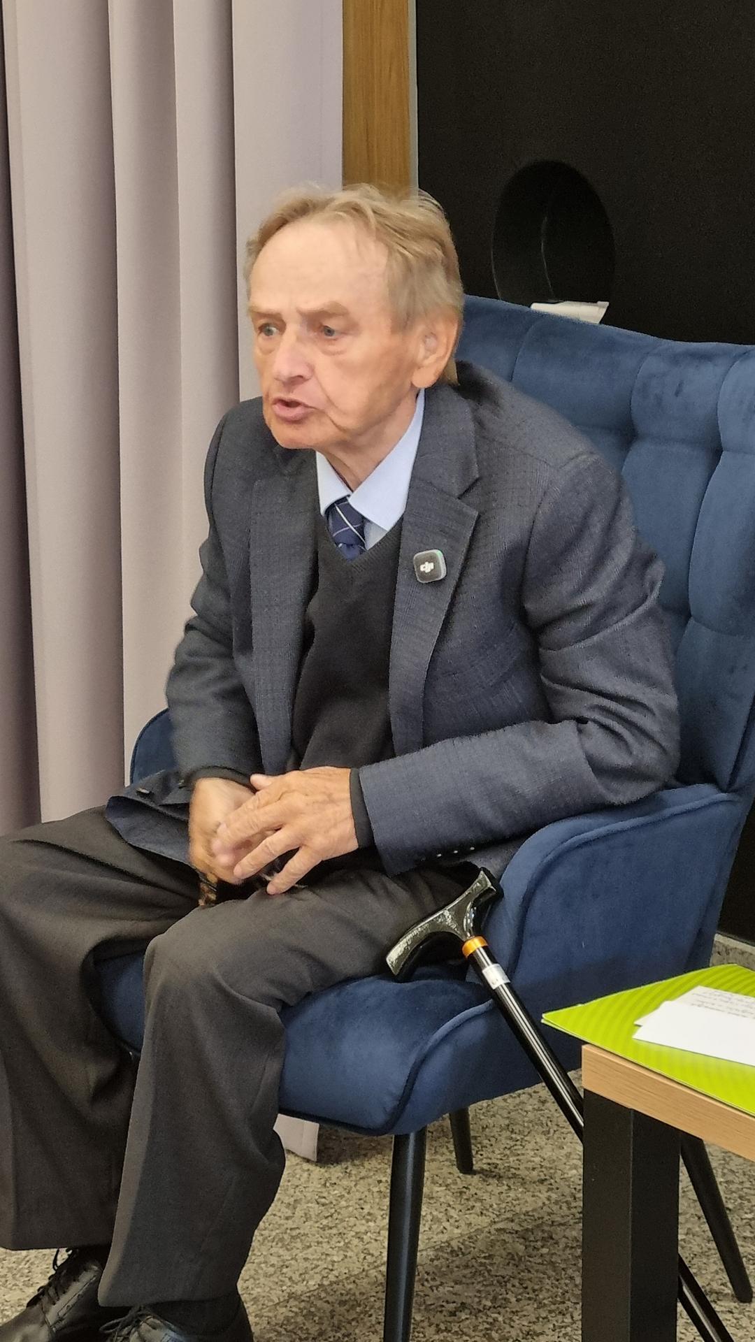 Alojzy Lysko patronem Gminnej Biblioteki publicznej w Bojszowach 18
