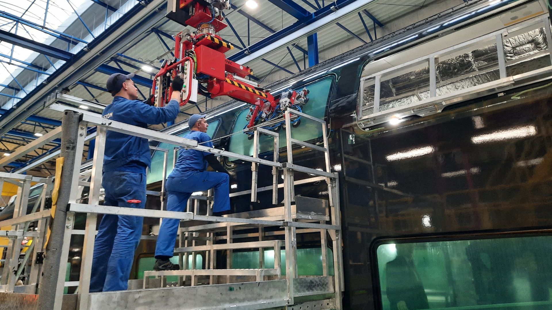 W województwie śląskim zarabia się bardzo dobrze? Ten mit już dawno upadł. Wyprzedzają nas już trzy województwa, czwarte depcze nam po piętach