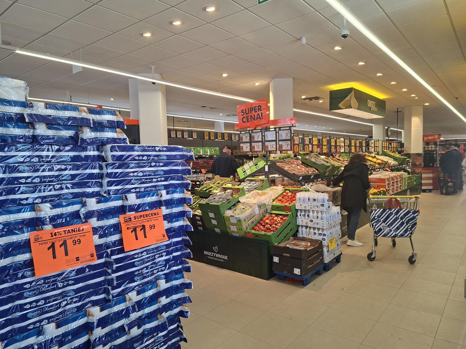 Apartamenty Jankego, Katowice, Biedronka