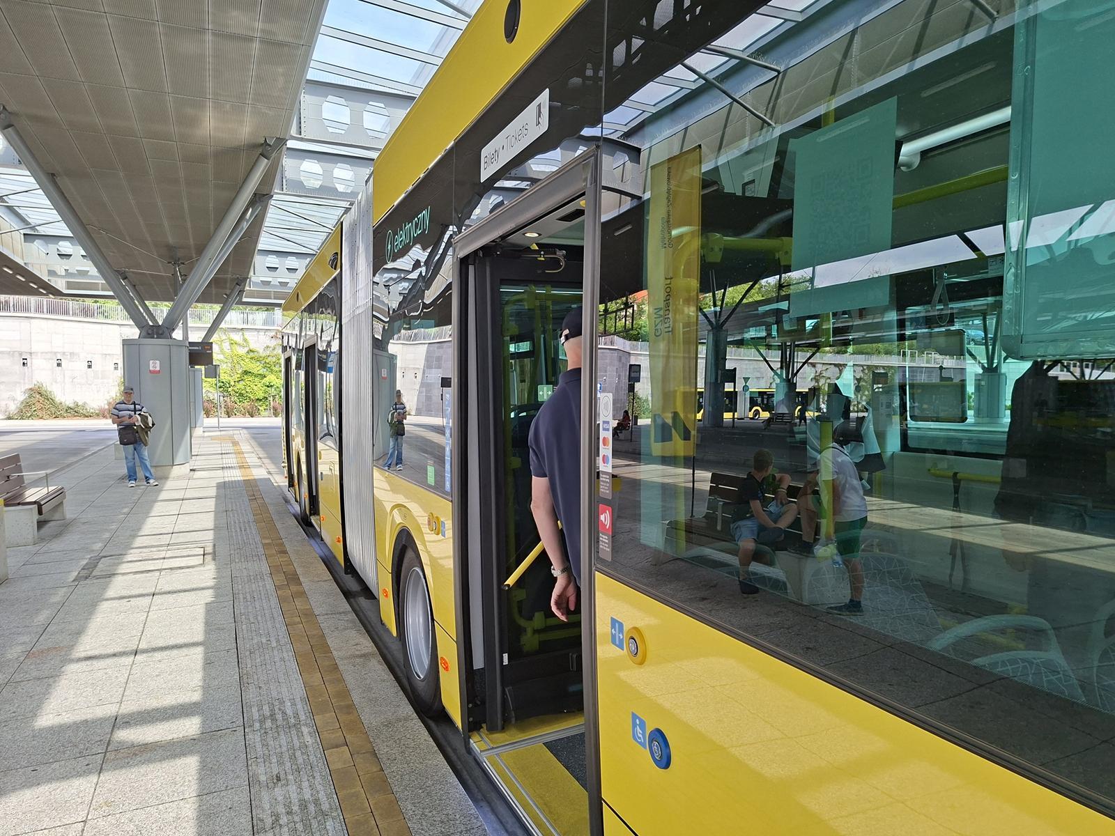 Autobusy elektryczne ZTM 1 Copy