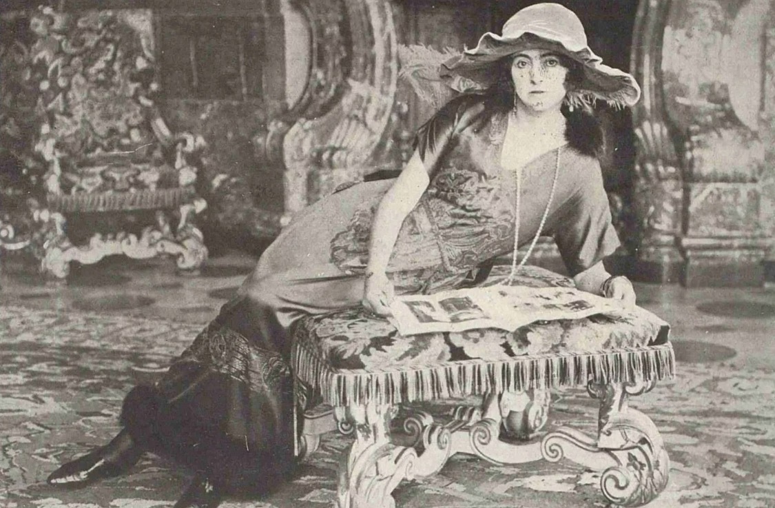 Barokowy taboret z zamku Książ wystawiony na aukcji