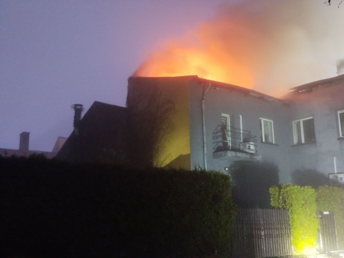 Będzin. Aleja Hugona Kołłątaja 14. Pożar. 7 grudnia 2025.