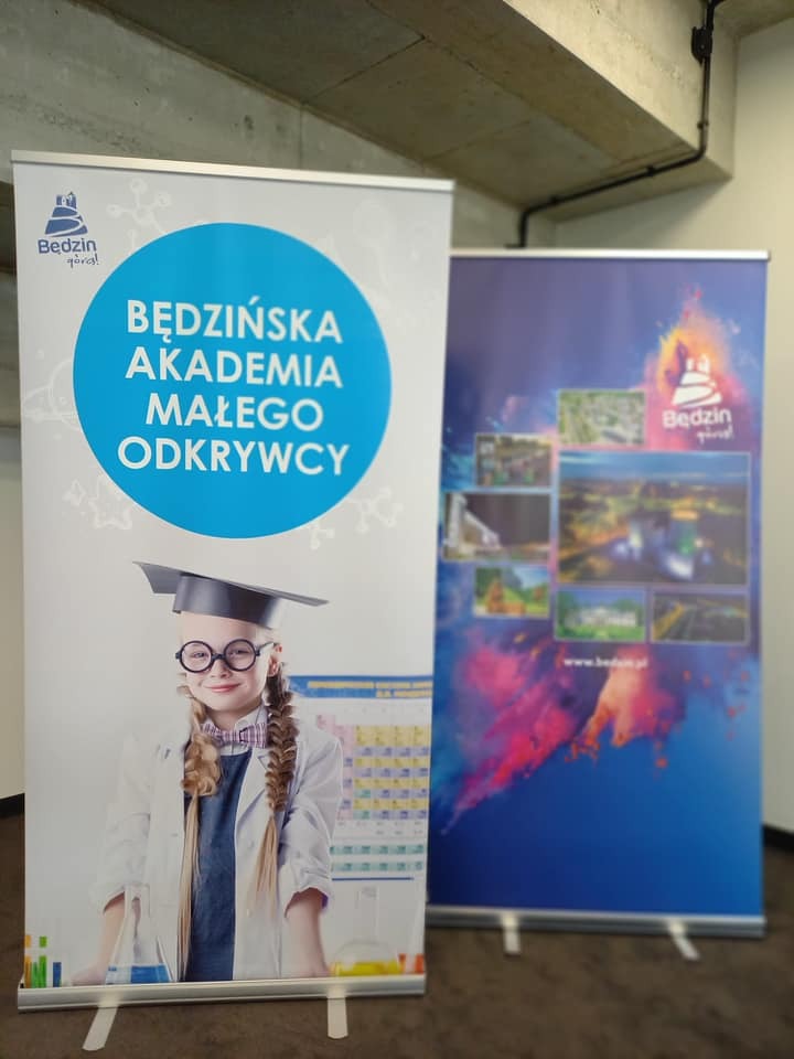BAMO – Będzińska Akademia Małego Odkrywcy. Plakat.