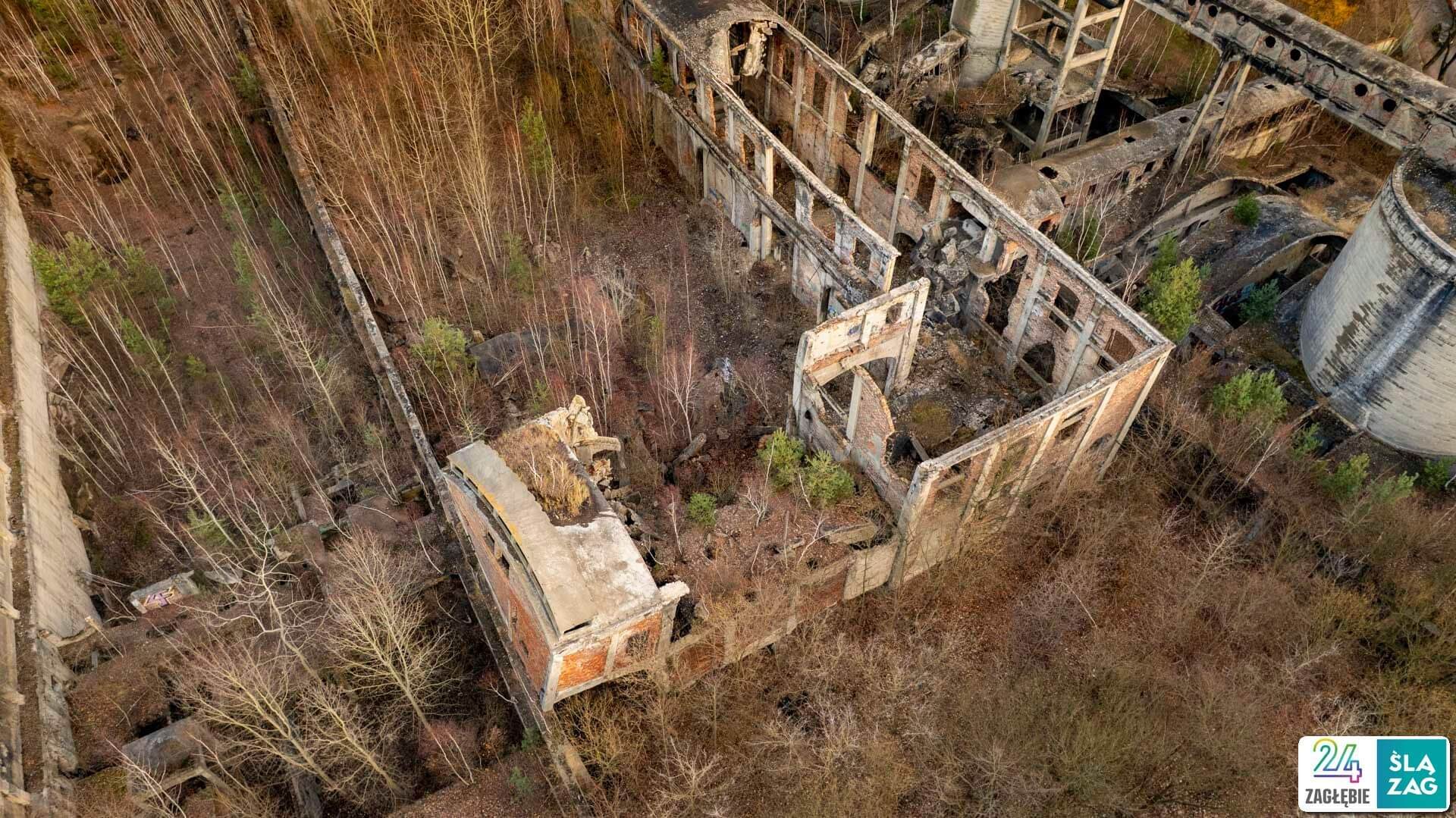 Będzin-Grodziec. Cementownia widziana z lotu ptaka. 20 listopada 2025.