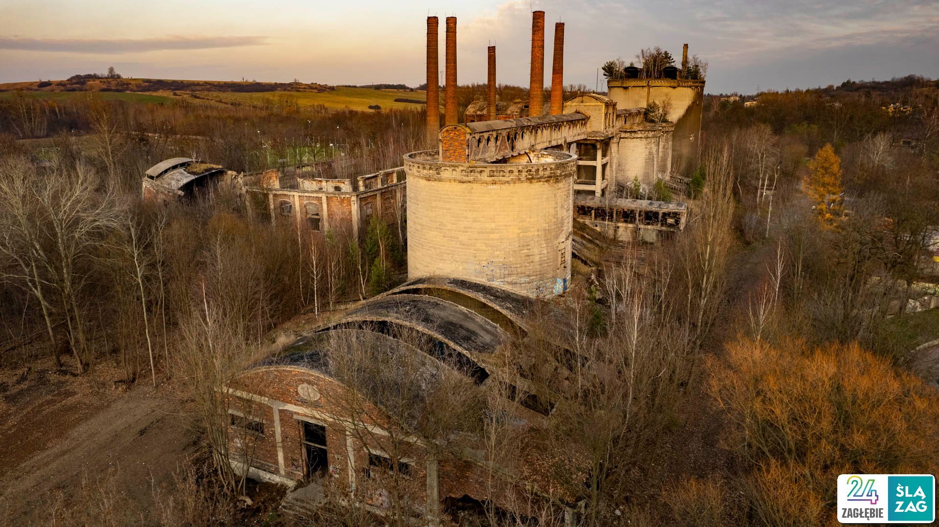Będzin-Grodziec. Cementownia widziana z lotu ptaka. 20 listopada 2025.