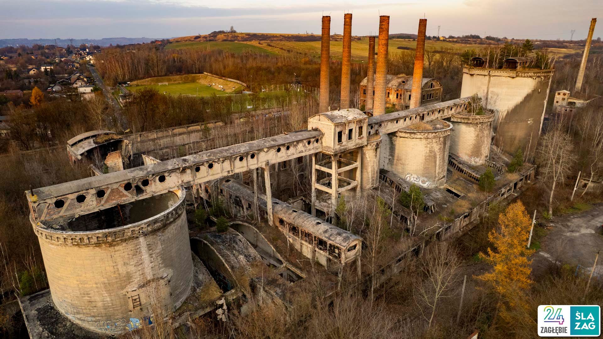 Będzin-Grodziec. Cementownia widziana z lotu ptaka. 20 listopada 2025.