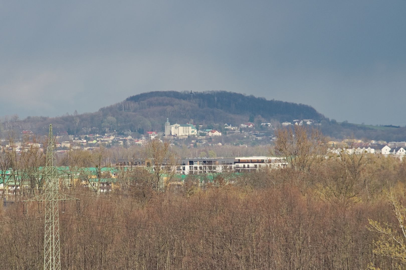 Będzin-Grodziec. Góra Św. Doroty widziana z Siemianowic. 24 marca 2024.