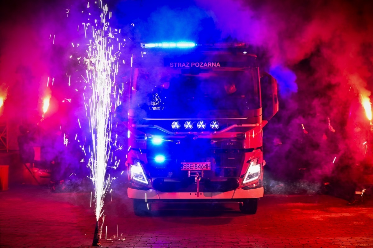 Będzin-Grodziec. Nowy ciężki wóz ratowniczo-gaśniczy dla miejscowej Ochotniczej Straży Pożarnej. 19 stycznia 2025.