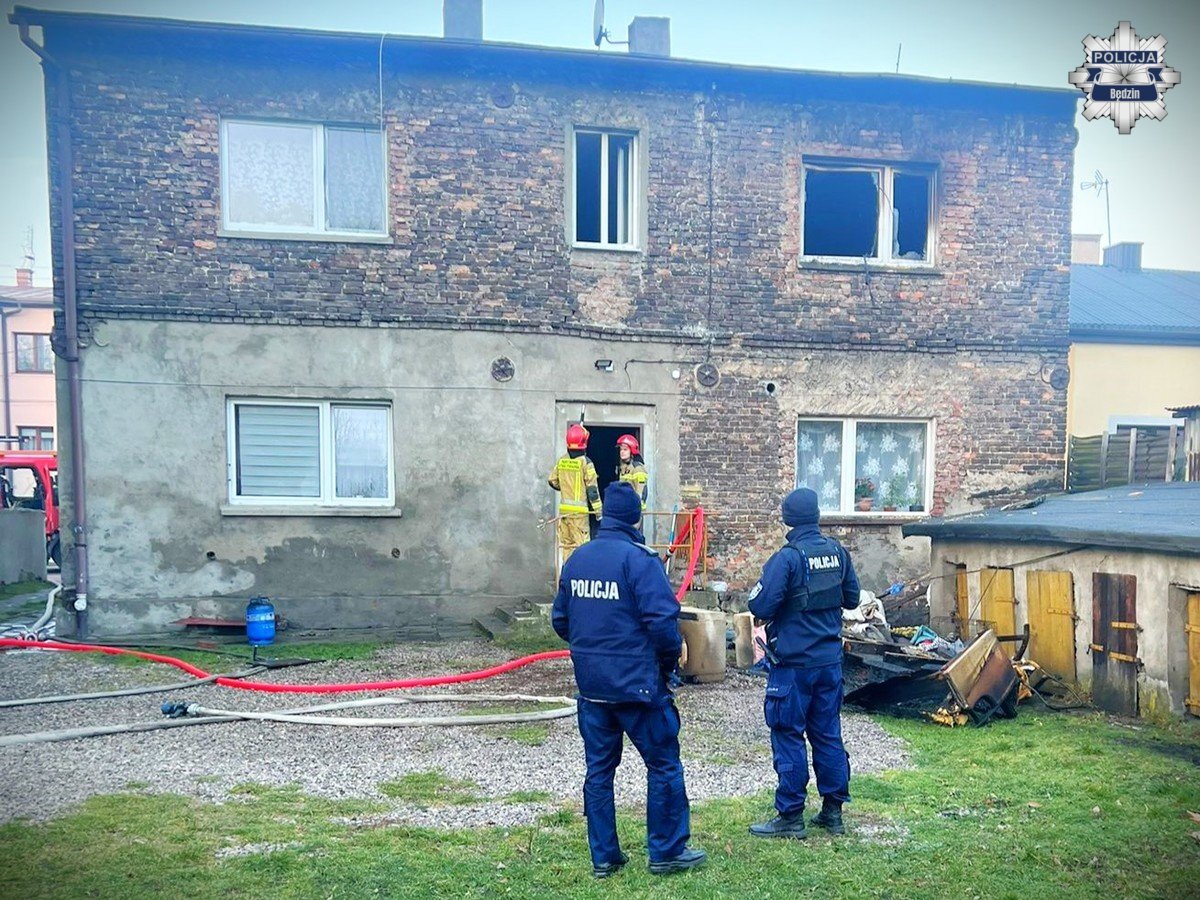 Będzin-Grodziec. Pożar przy ul. Stanisława Kempy 22. 18 grudnia 2025.