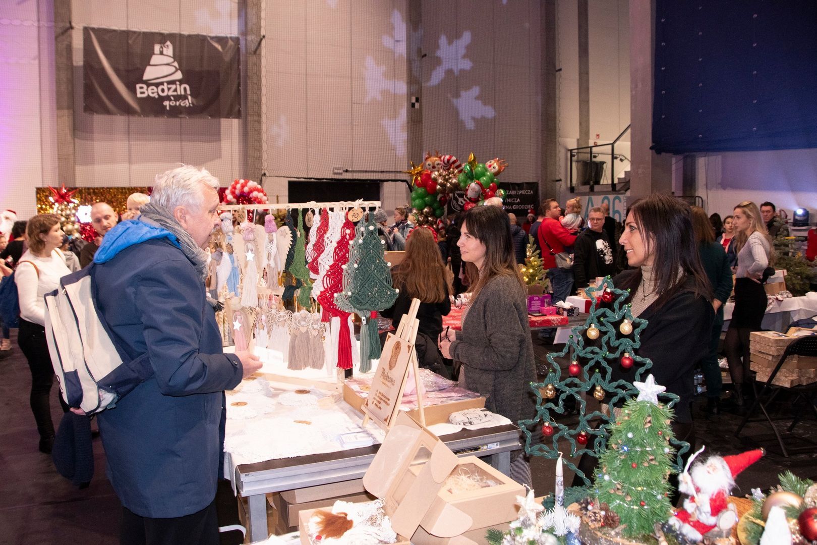 Mikołajkowy Jarmark Świąteczny w «Będzin Arenie». 3 grudnia 2023.