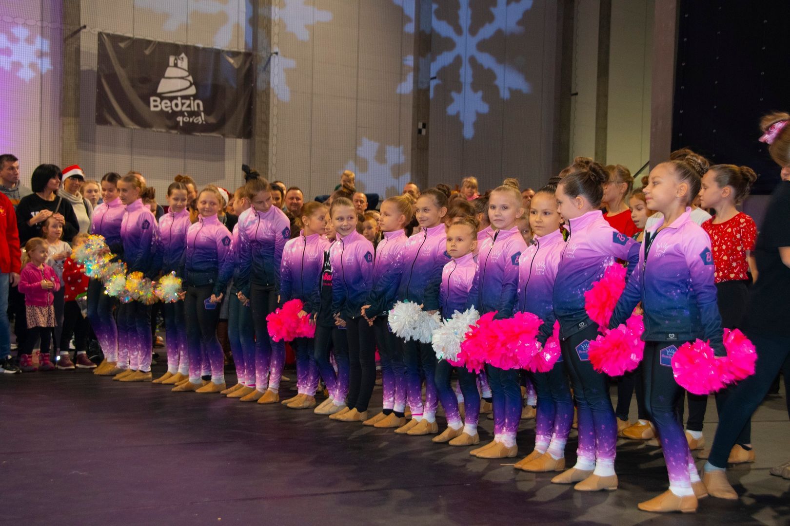 Mikołajkowy Jarmark Świąteczny w «Będzin Arenie». 3 grudnia 2023.