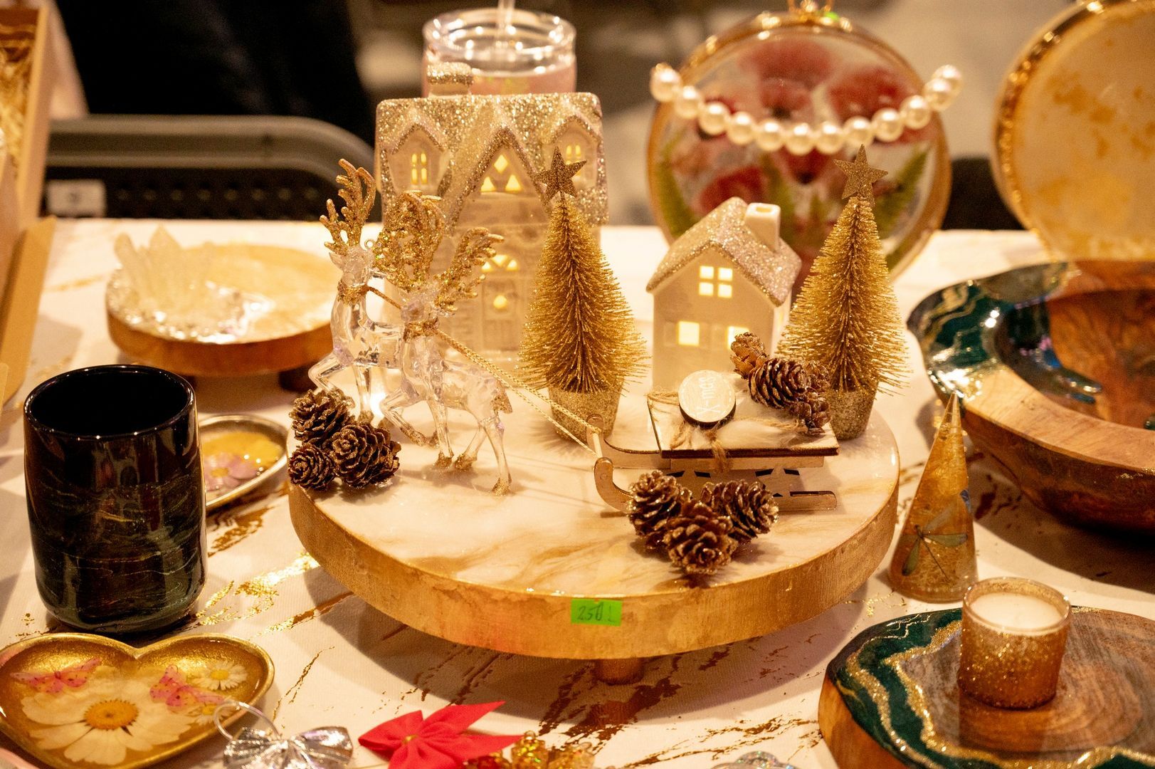 Mikołajkowy Jarmark Świąteczny w «Będzin Arenie». 3 grudnia 2023.