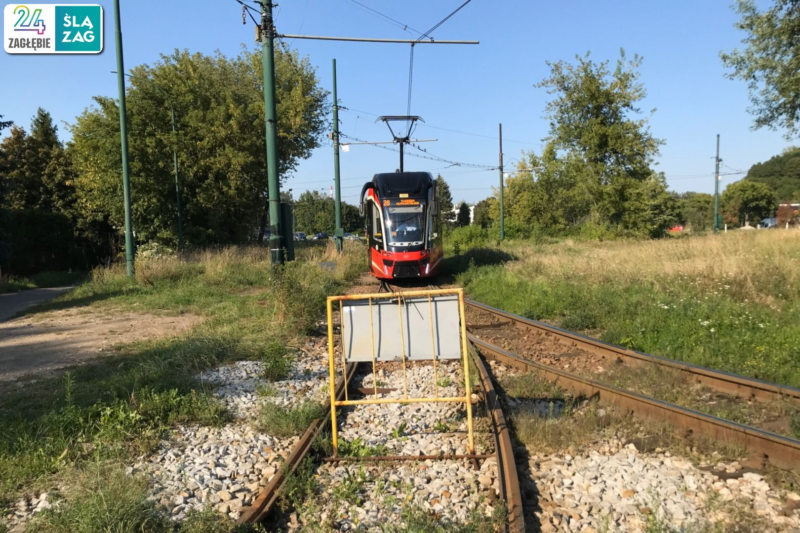 Będzin. „Nerka”. Tramwaj «Moderus» Beta 10 AC należące do «Tramwajów Śląskich», numer taborowy 1009. 13 sierpnia 2025.