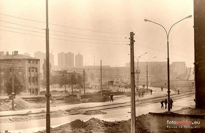 Będzin. Aleja Aleksandra Zawadzkiego. Widok na zachód. Budowa „Nerki”. Lata 1976-1978.