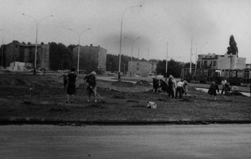 Będzin. Budowa „Nerki”. Widok od Gzichowa. Lato 1978.