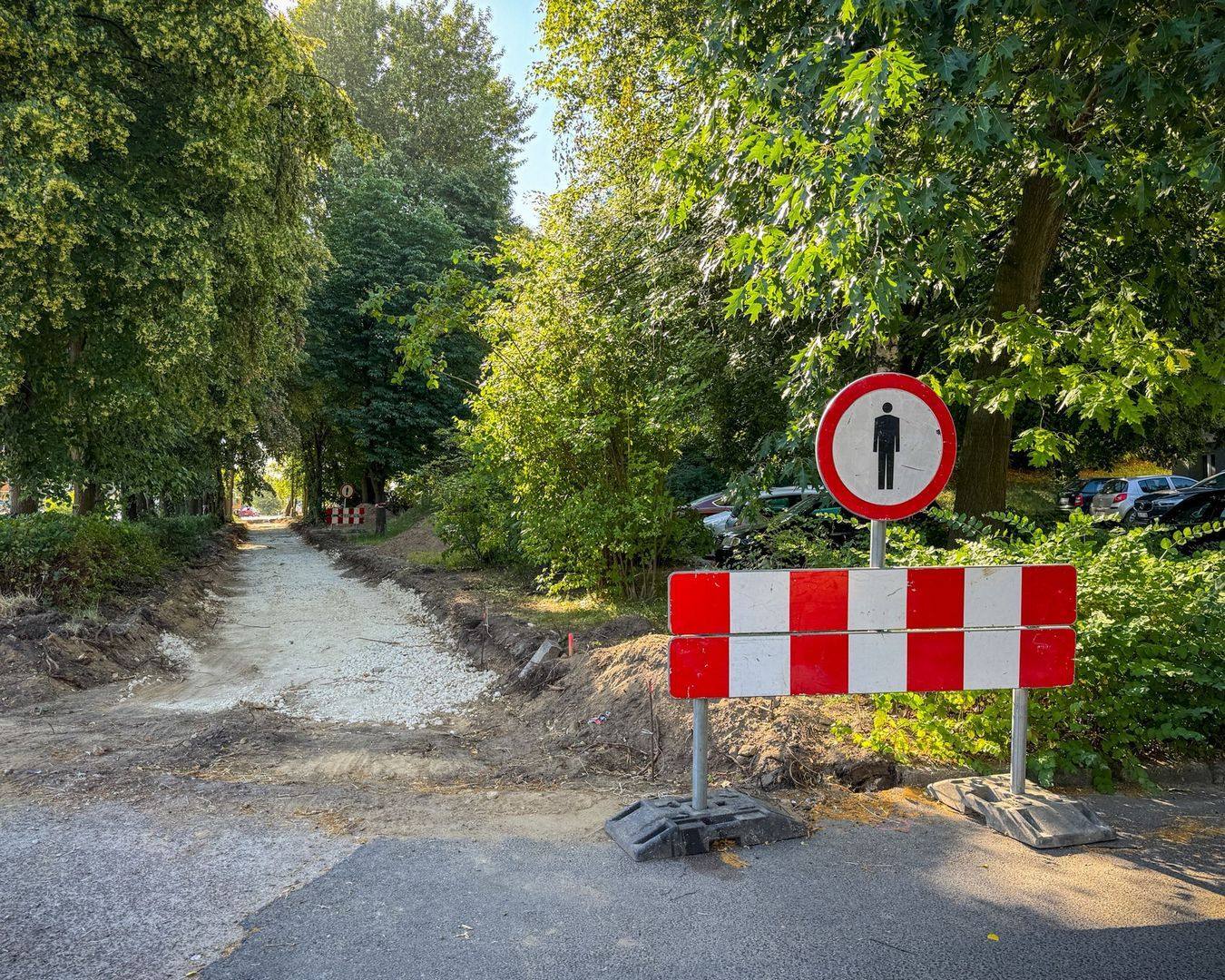 Będzin. Osiedle Zamkowe, ulica Rzeszowska. Przebudowa.