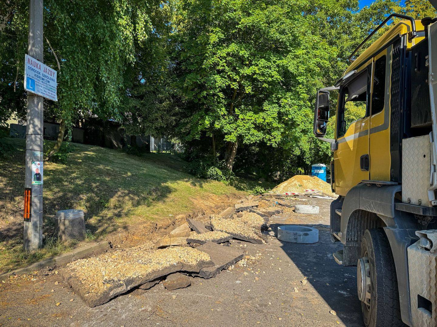 Będzin. Osiedle Zamkowe, ulica Rzeszowska. Przebudowa.