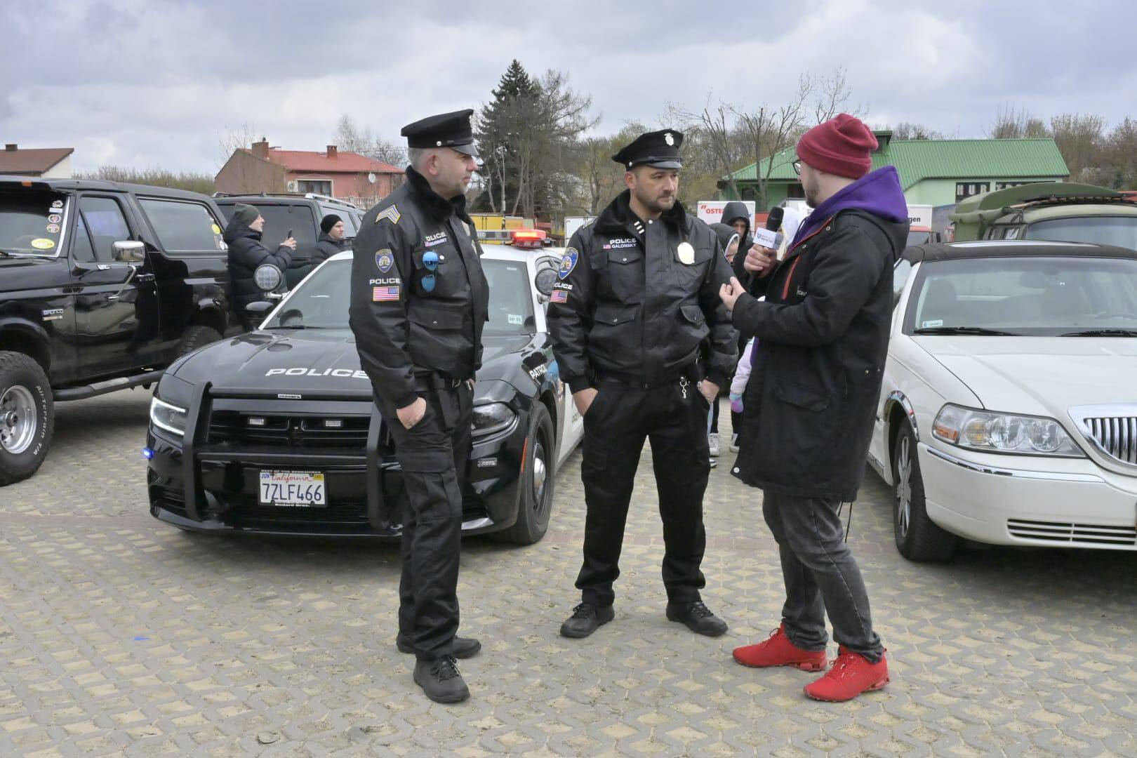 «Klasyczna Niedziela» czyli zlot pojazdów starych lub ciekawych na targu w Będzinie.