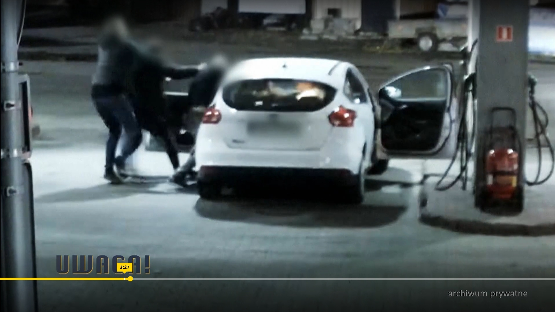 Będzin. Stacja paliw przy ulicach 11 Listopada i Ignacego Krasickiego. Zatrzymanie kierowcy chorego na parkinsonizm. 19 października 2025.