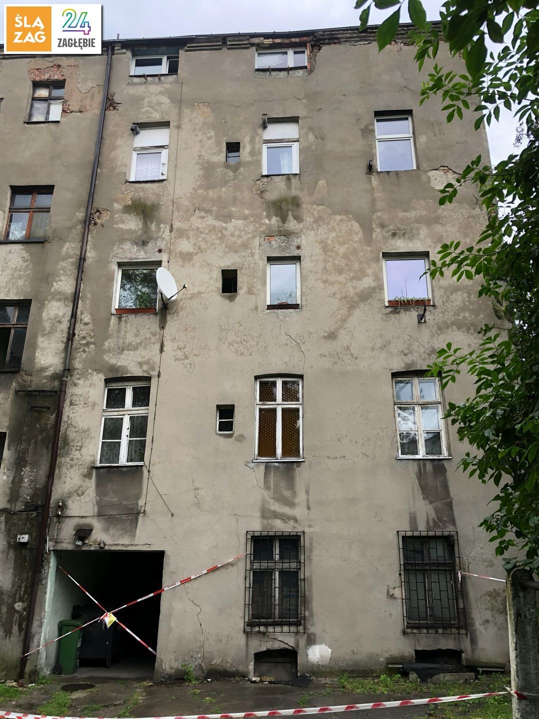 Będzin. Podwórze przy ulicy Stanisława Małachowskiego 54, gdzie zawaliła się kamienica. 6 lipca 2026