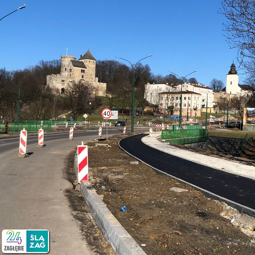 Będzin. Widok na zamek i aleję Hugona Kołłątaja. 30 marca 2025.