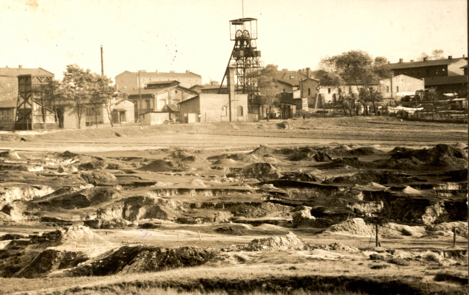 Biedaszyby na Agnieszce w roku 1937. Max Steckel sfotografował też tereny dzisiejszego Parku Śląskiego.