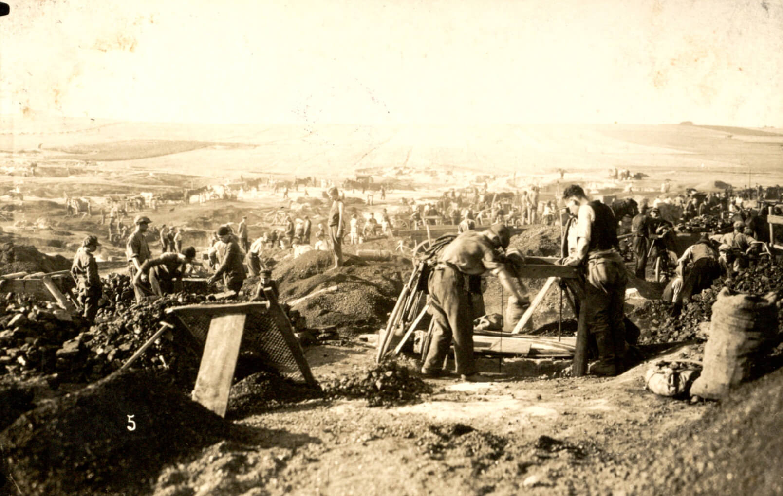 Biedaszyby na Agnieszce w roku 1937. Max Steckel sfotografował też tereny dzisiejszego Parku Śląskiego.