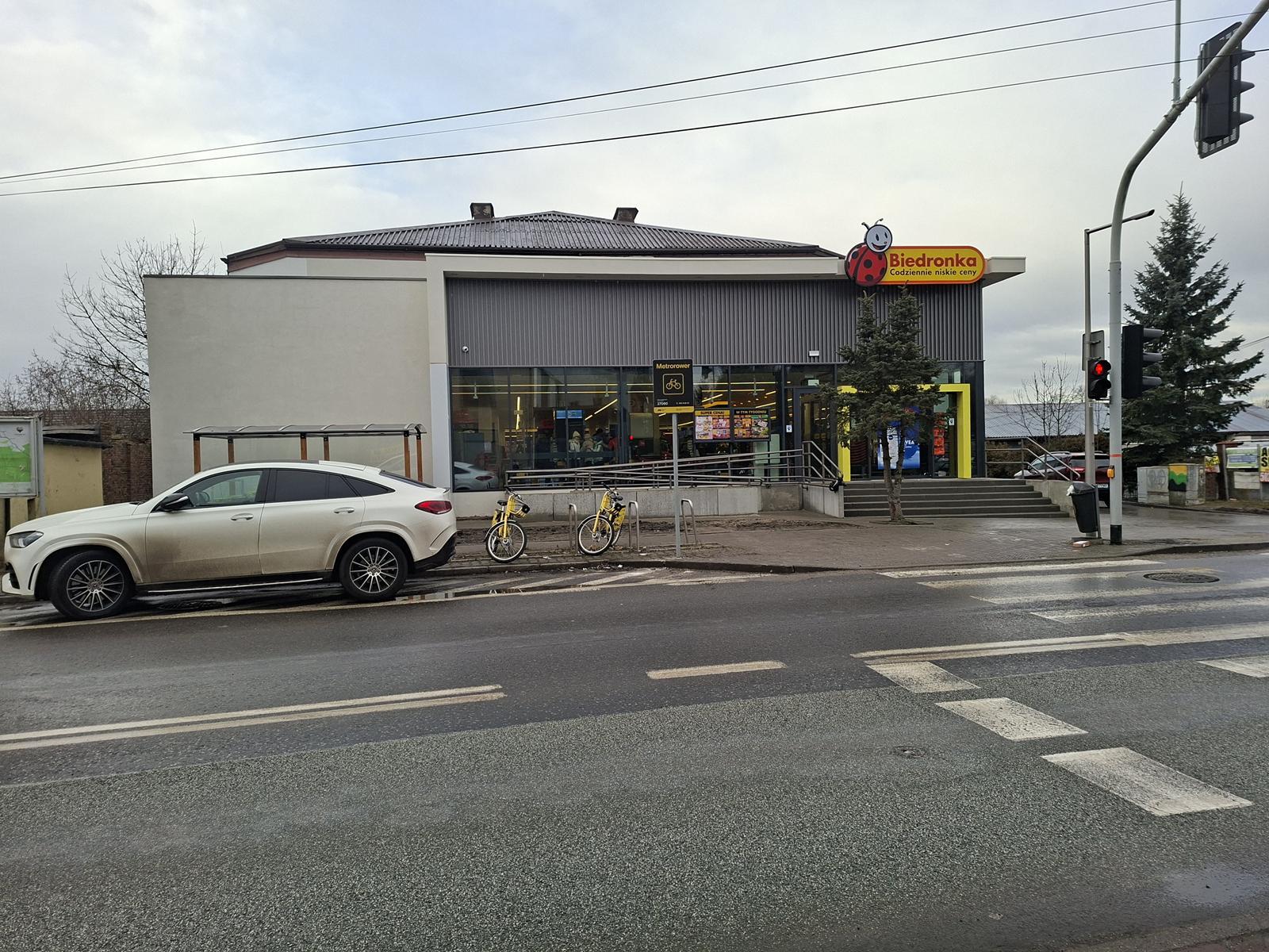 Biedronka Podlesie po remoncie 1