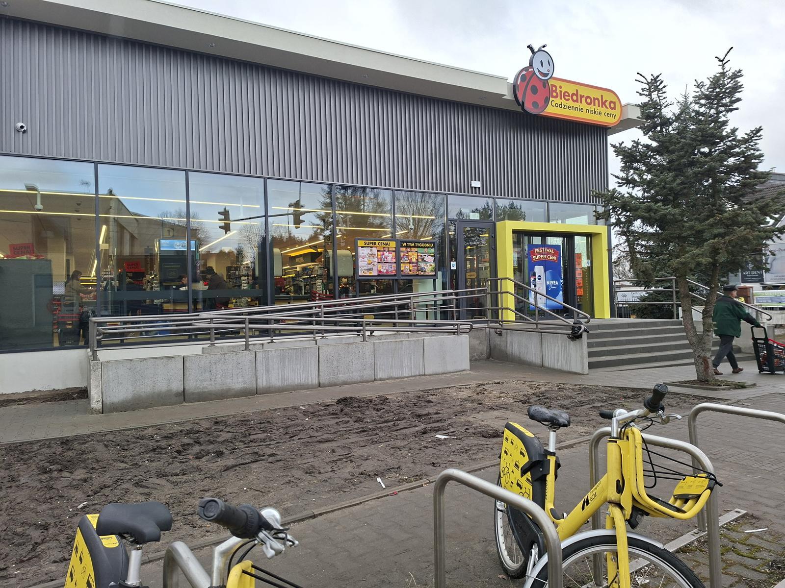 Biedronka Podlesie po remoncie 2