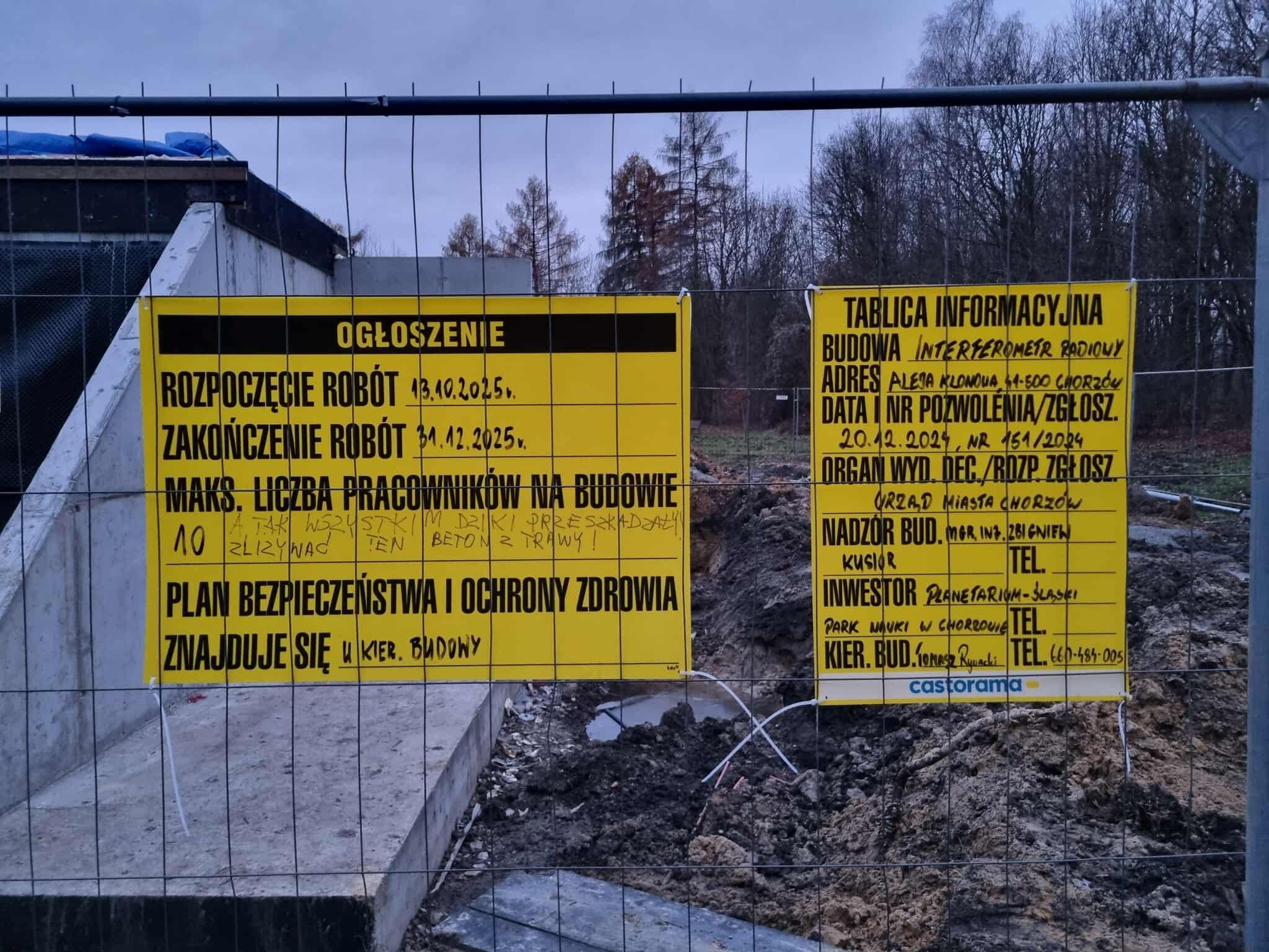 Budowa drugiej anteny interferometru przy alei Klonowej w Parku Śląskim