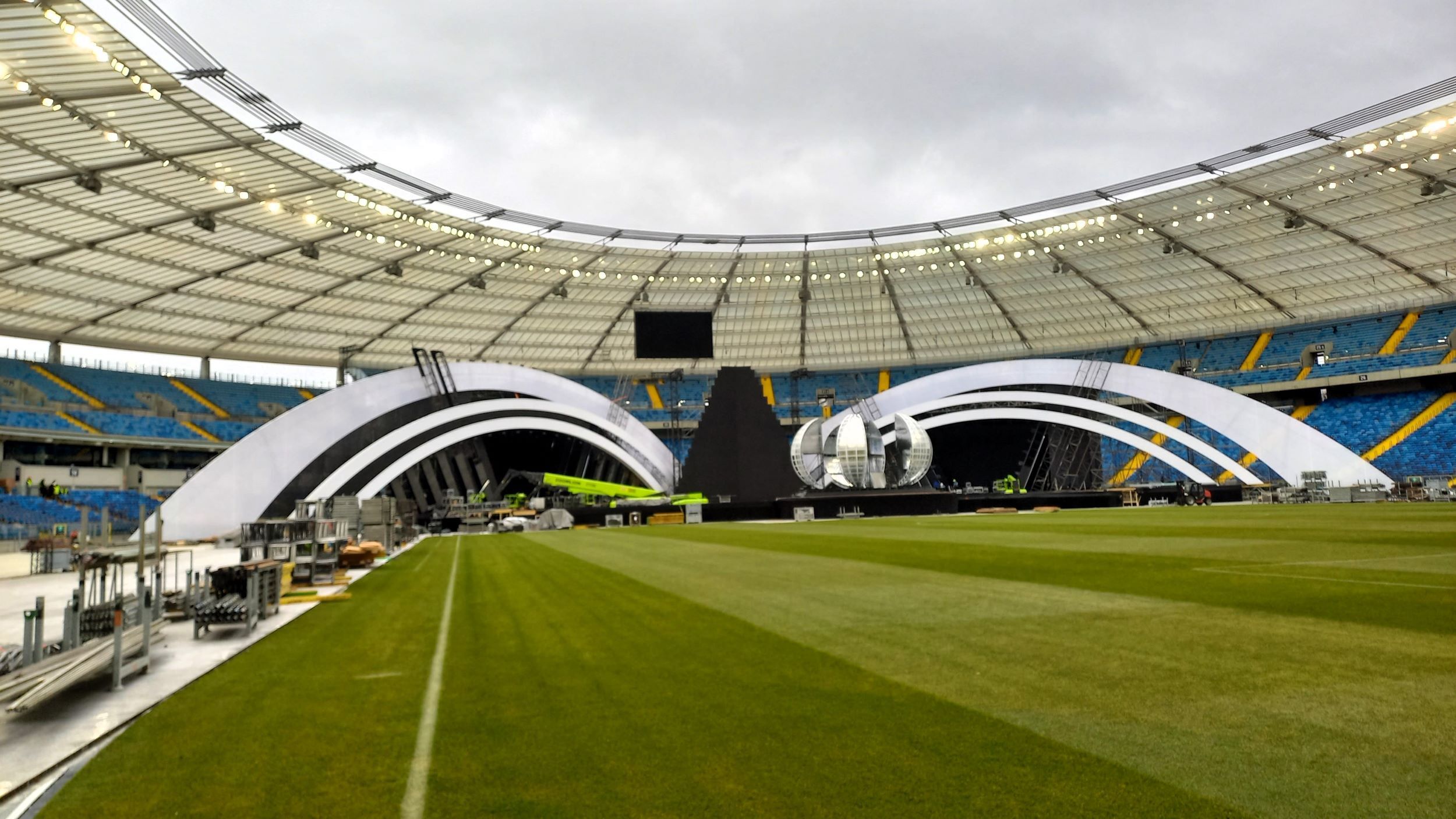 Budowa sceny Sylwester z Dwójką, Stadion Śląski, Chorzów