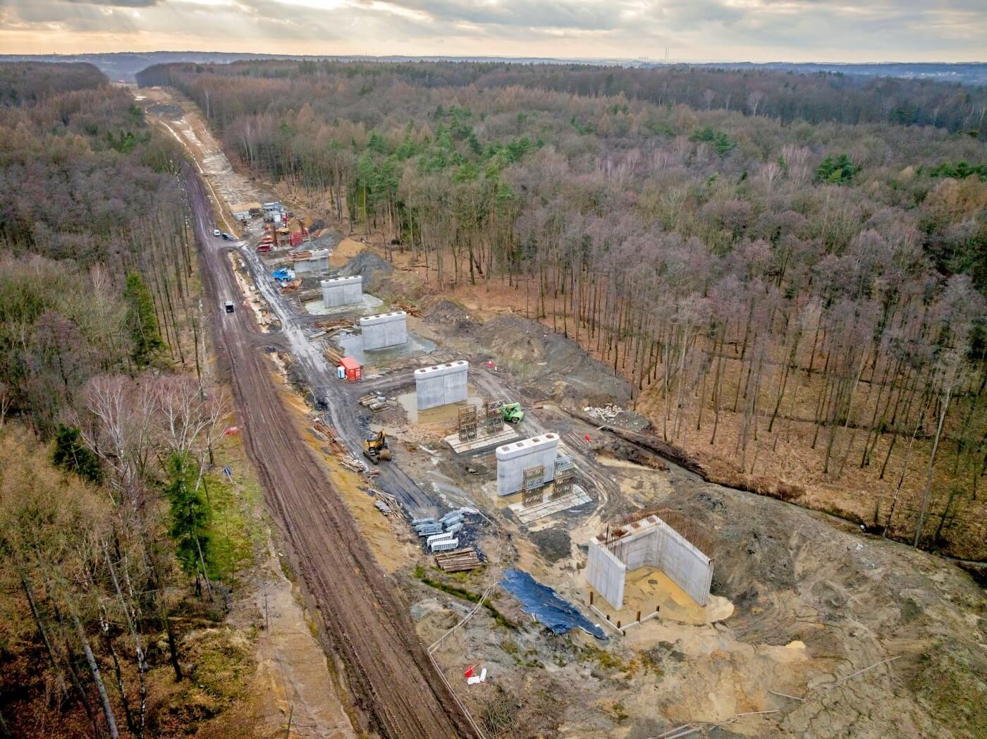 Budowany most kolejowy na odcinku linii Pruchna Zebrzydowice fot Łukasz Hachuła PLK SA