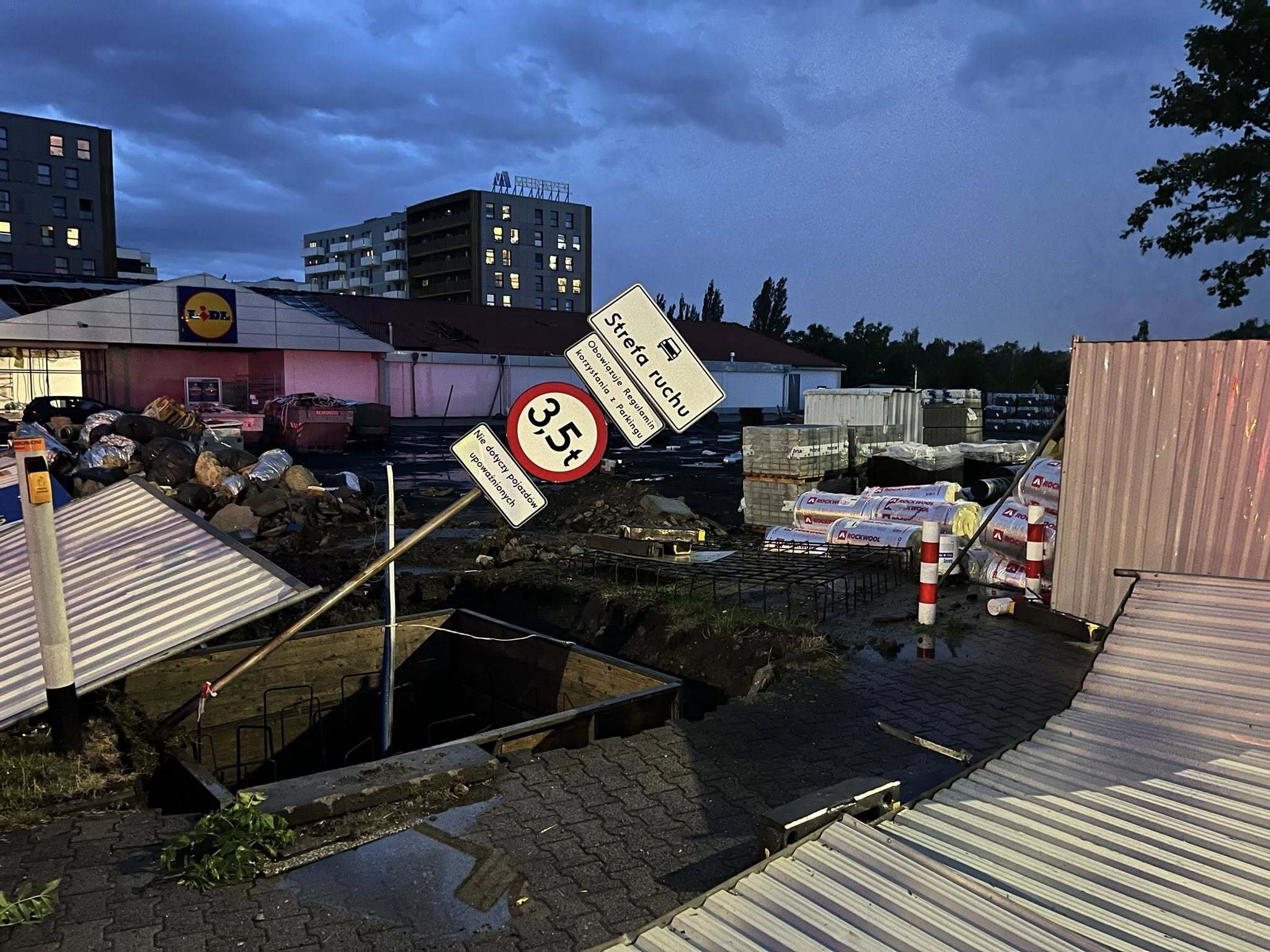 Burza remont Lidla os Paderewskiego Katowice 4