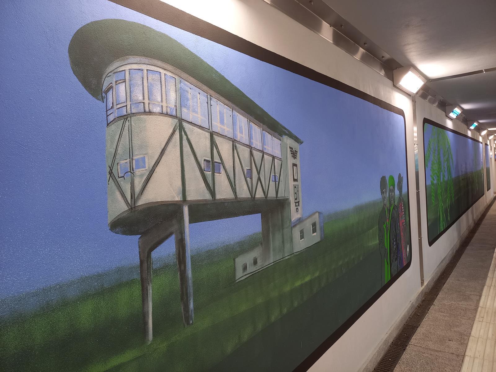 Bytom, murale w tunelach pod halą peronową